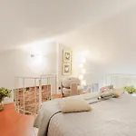 Cecilia House Lukka