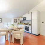 Cecilia House Apartament *