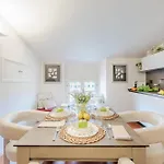 Apartment Cecilia House