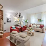 Cecilia House Apartment *