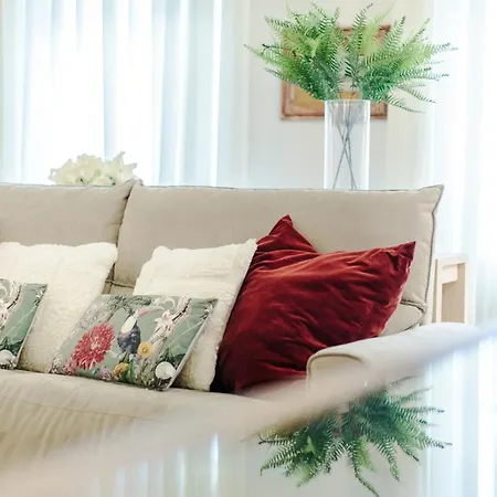 Cecilia House Apartment *