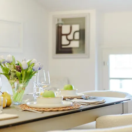 Cecilia House * Lukka